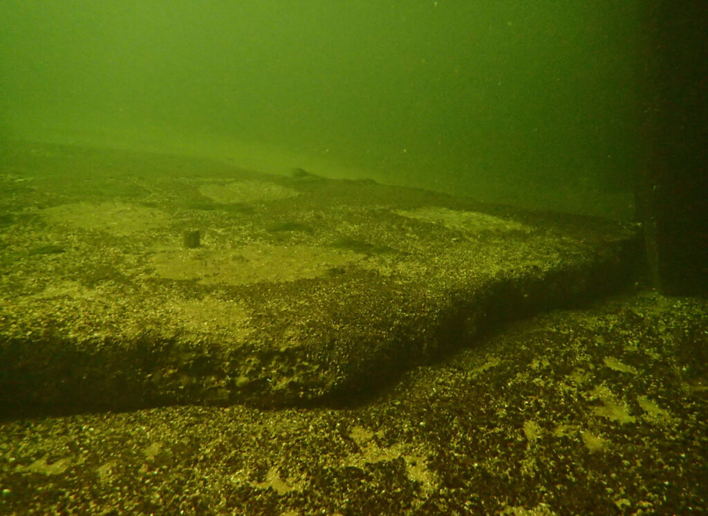 Using Balloons to Shift Broken Concrete Slabs at Glen Canyon Dam